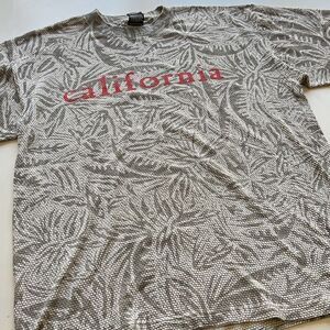 H.L. Miller Gold Vintage "California" Cotton/Poly Textured T-Shirt Tagged L Fits